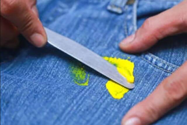 Як відіпрати Лизуна (слайм) з одягу в домашніх умовах: чим вивести пляму з речей