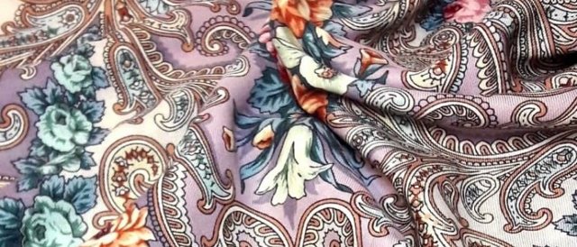 Павлопосадські вовняні хустки: як випрати вдома руками і в машинці, ніж можна прати