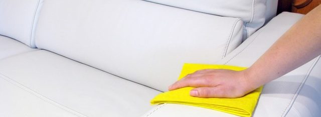 Дитина описав диван, килим: як позбутися від запаху дитячої сечі