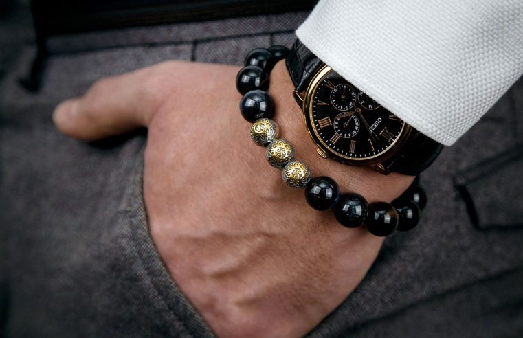 Выбор каменного браслета для мужчины